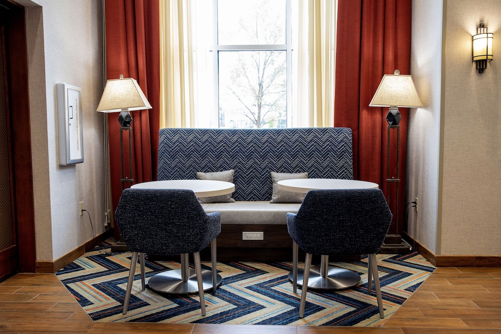 Hampton Inn & Suites Jacksonville - photo 49