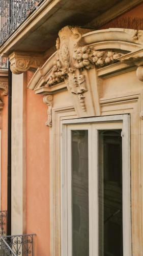 Iconic Ortigia Residence Caraccess Primelocation Diningguide — 4-Star Luxury Hotel in Siracusa, Italy