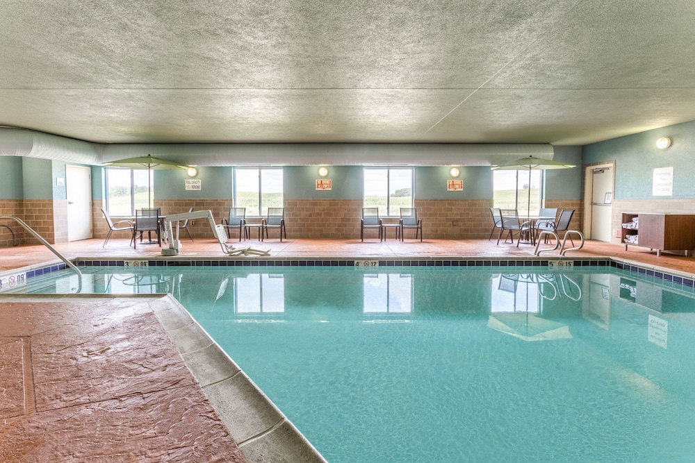 Holiday Inn Express Hotel & Suites Albert Lea I 35 by IHG - photo 23