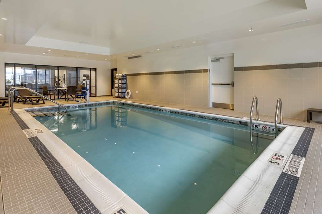 Comfort Inn & Suites Pittsburgh Northshore - photo 22