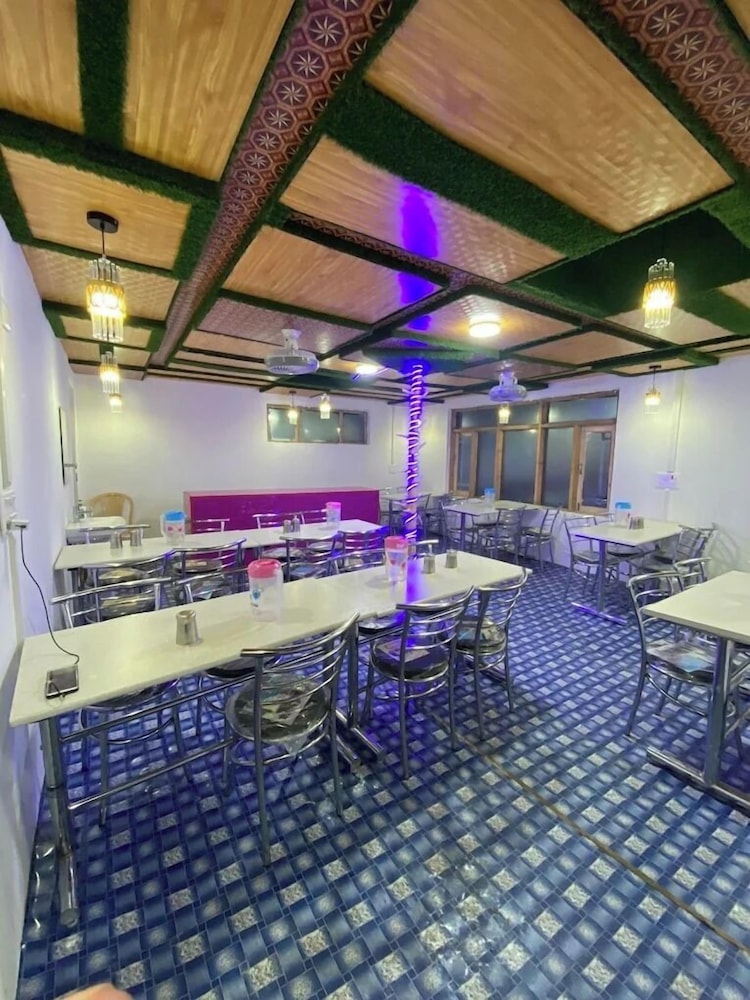 Hotel Lidroo Heights in Pahlgam, India