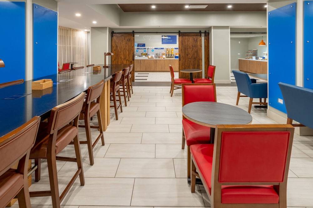 Holiday Inn Express Hotel & Suites Salisbury Delmar by IHG - photo 34