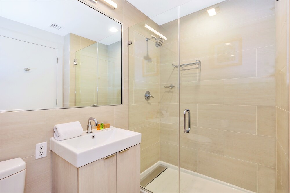 Dharma Home Suites Hoboken at Grand - photo 30