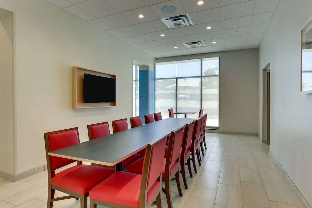 Holiday Inn Express Wilmington Porters Neck - photo 39