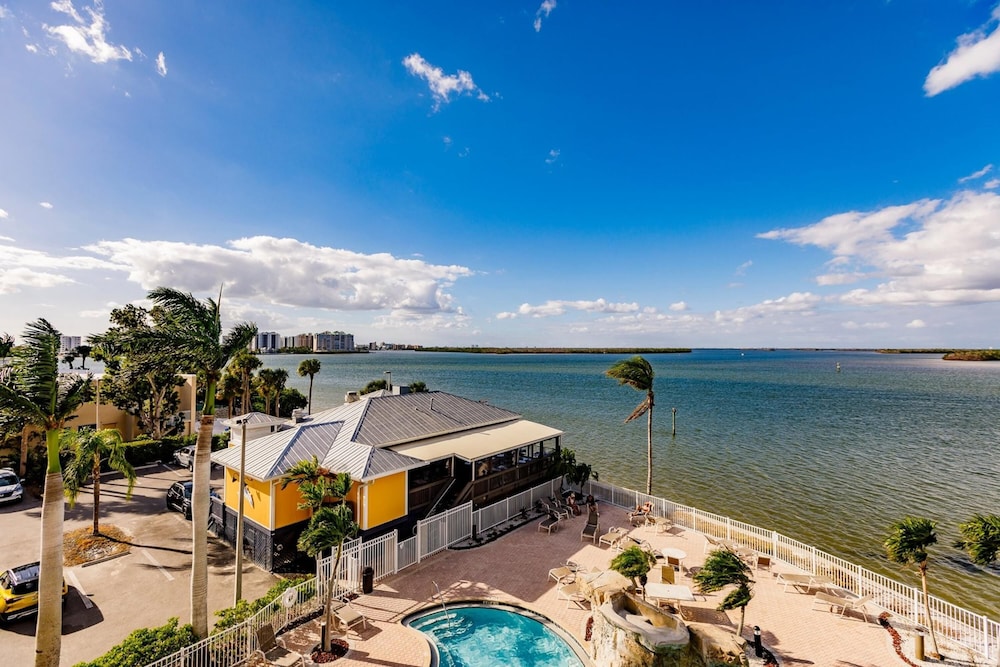 Lovers Key Resort Suite 1 - photo 2