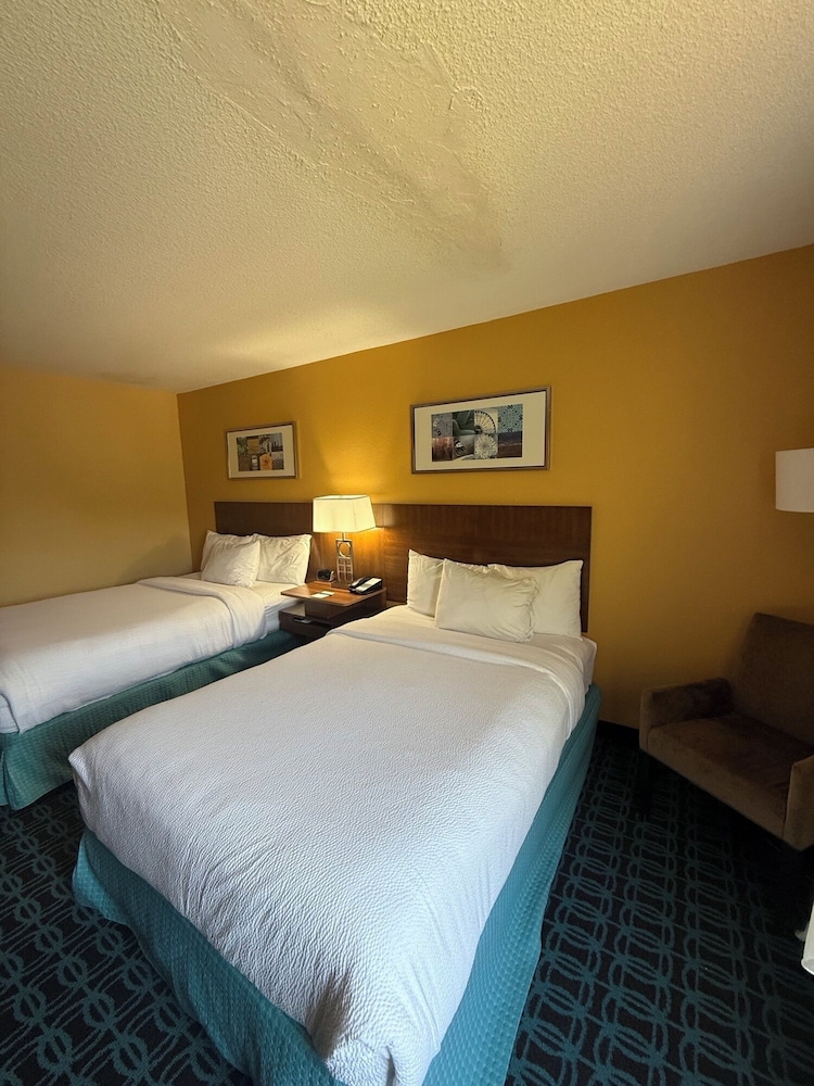 Fairfield Inn & Suites by Marriott Atlanta Suwanee - photo 11