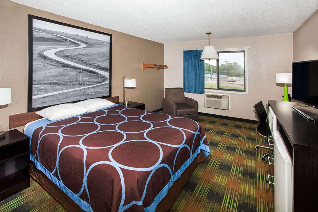 Super 8 by Wyndham Keokuk - photo 5