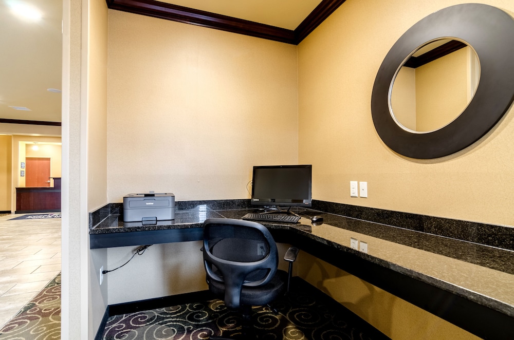 Cobblestone Inn & Suites Vinton - photo 55