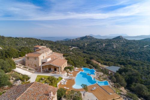 Borgo Smeraldo Villas — 5-Star Luxury Hotel in Arzachena, Italy