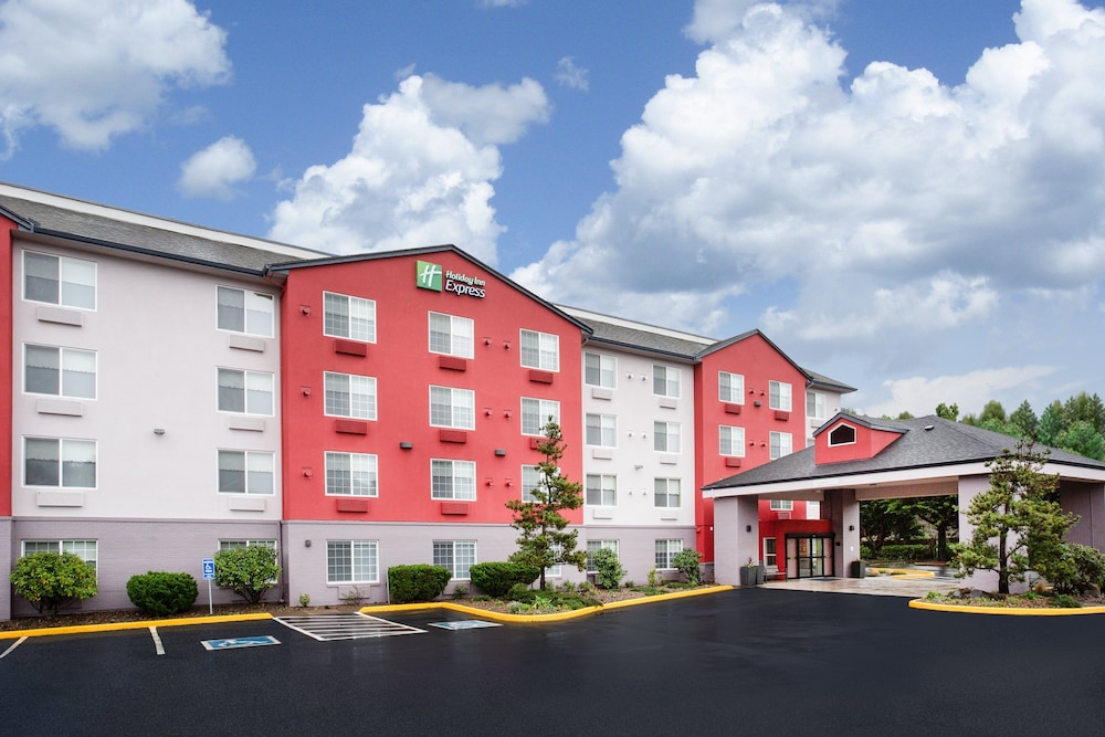 Holiday Inn Express & Suites Lincoln City an IHG Hotel - featured photo