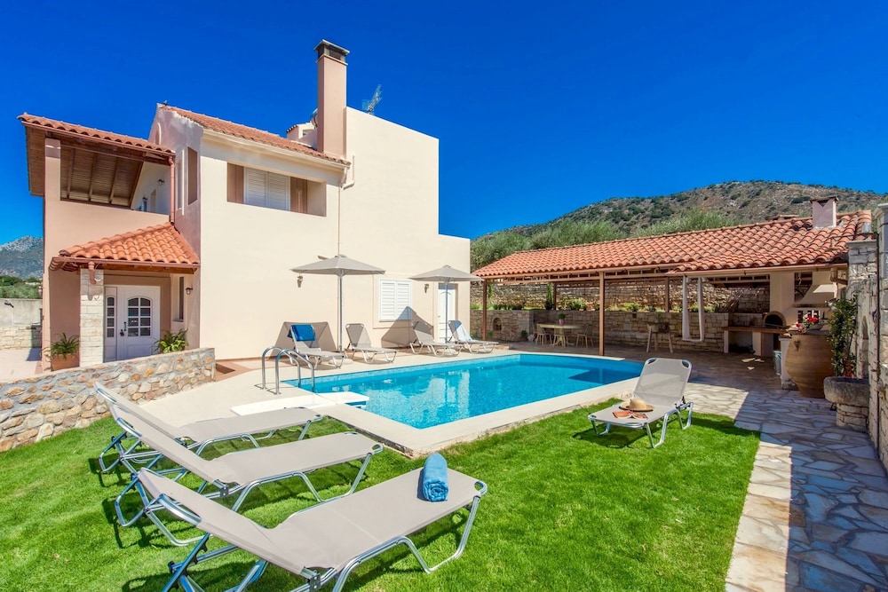 Villa Korini — 4-Star Luxury Hotel in Panormos, Greece