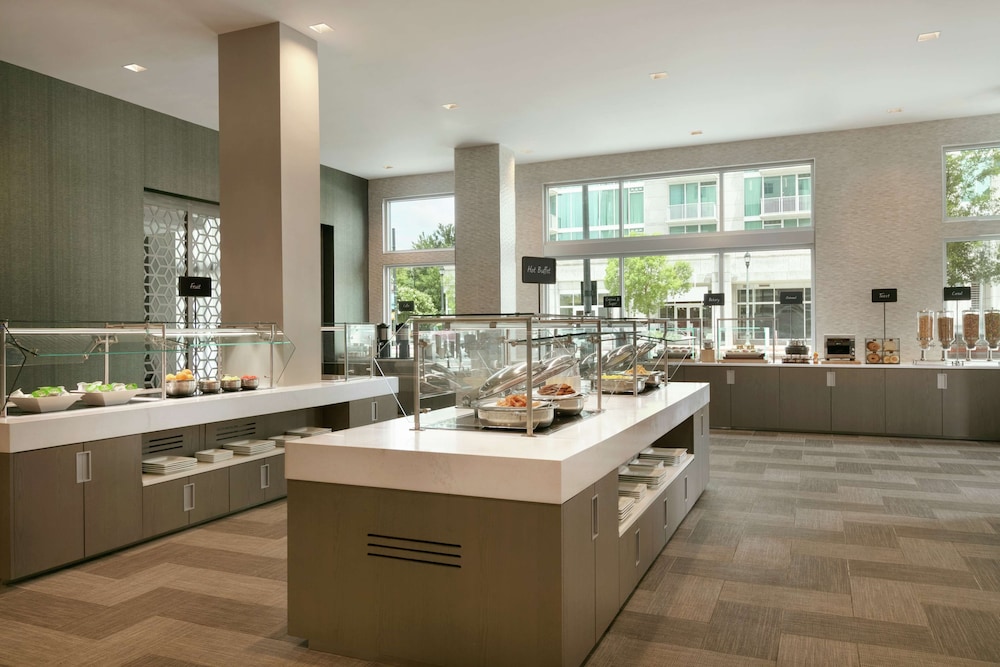Embassy Suites by Hilton Atlanta Midtown - photo 32