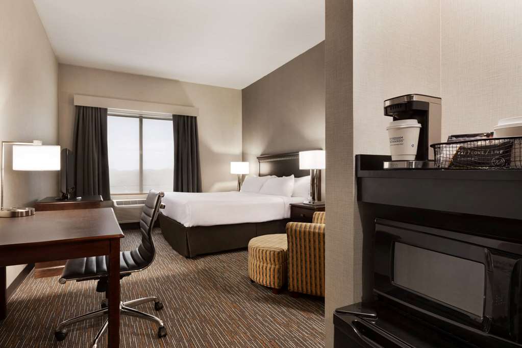 Wingate by Wyndham Bridgeport Clarksburg - photo 18