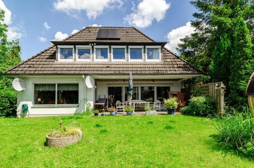 Ferienhaus Hannelore — 4-Star Luxury Hotel in Jever, Germany