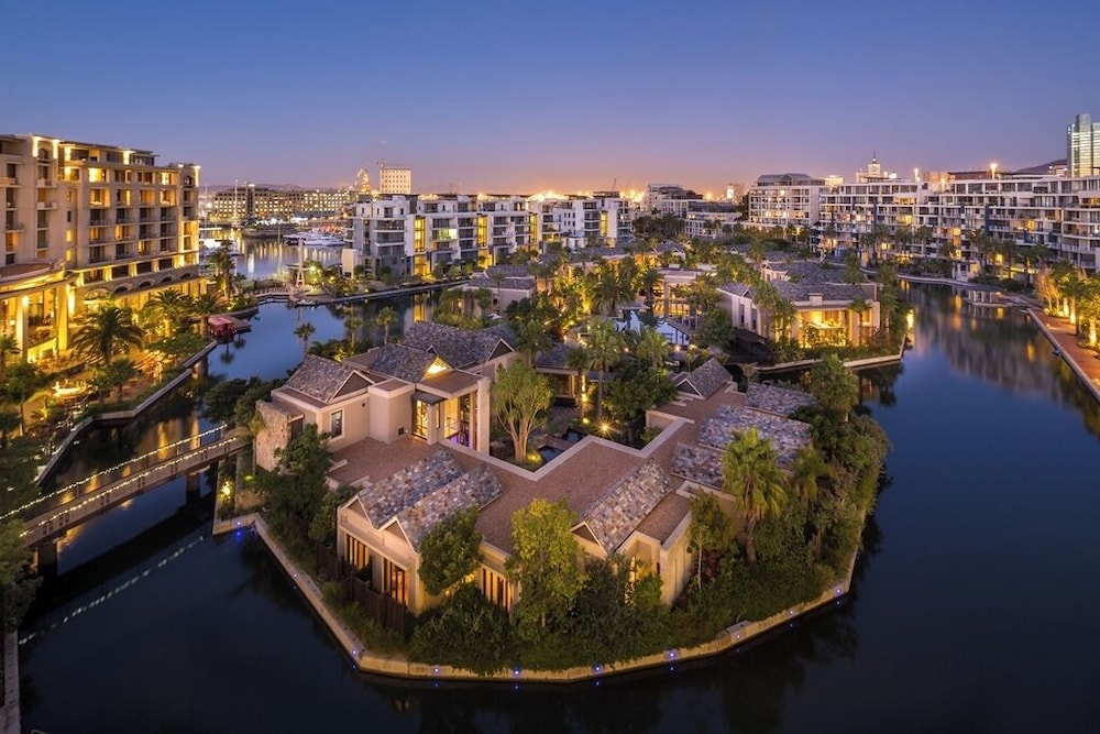Lawhill Luxury Apartments — 5-Star Luxury Hotel in Cape Town, South Africa