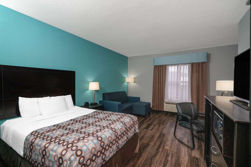 La Quinta Inn & Suites by Wyndham Knoxville East - photo 9