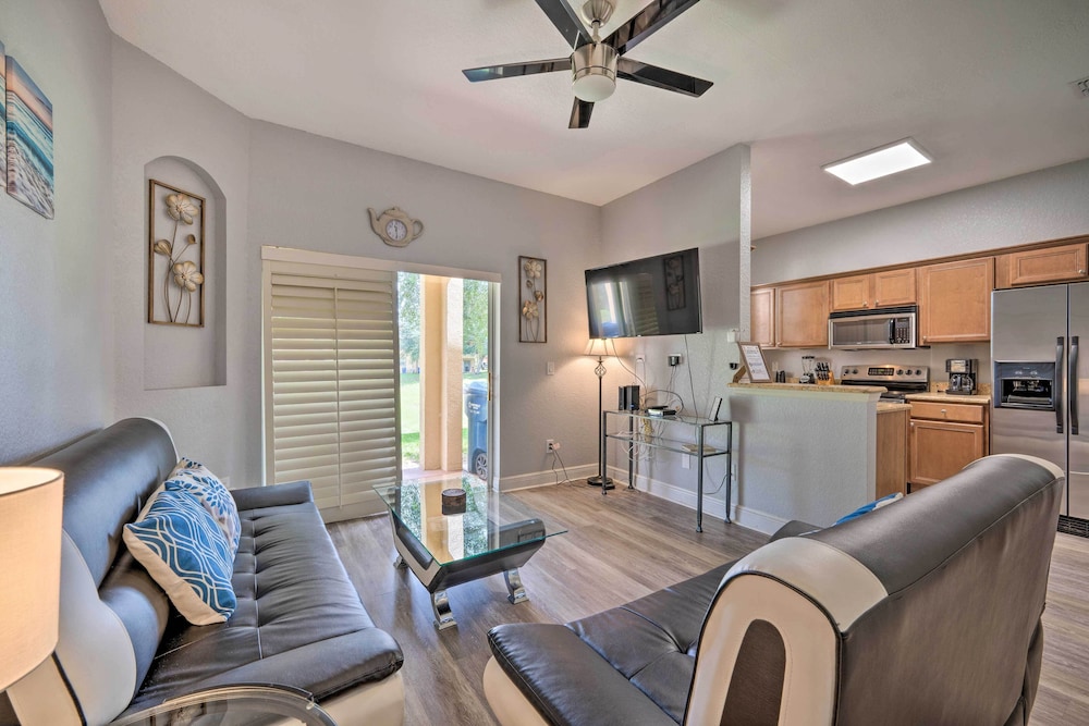 9 Mi to Disney: Sunny Resort Townhome w Patio - photo 4
