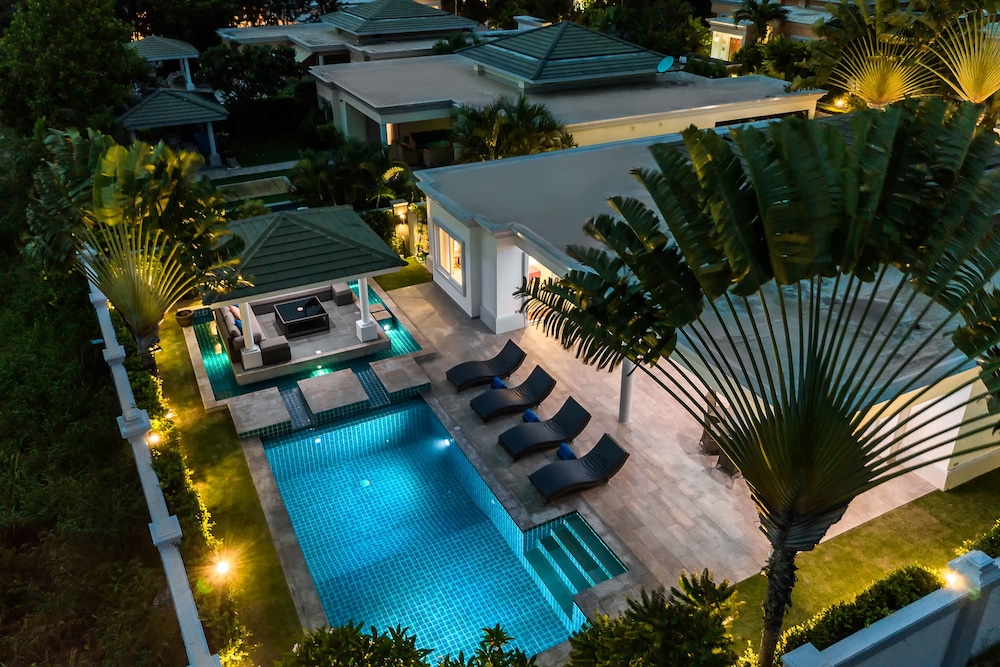 Luxury Pool Villa 608 — 4-Star Luxury Hotel in Pattaya, Thailand