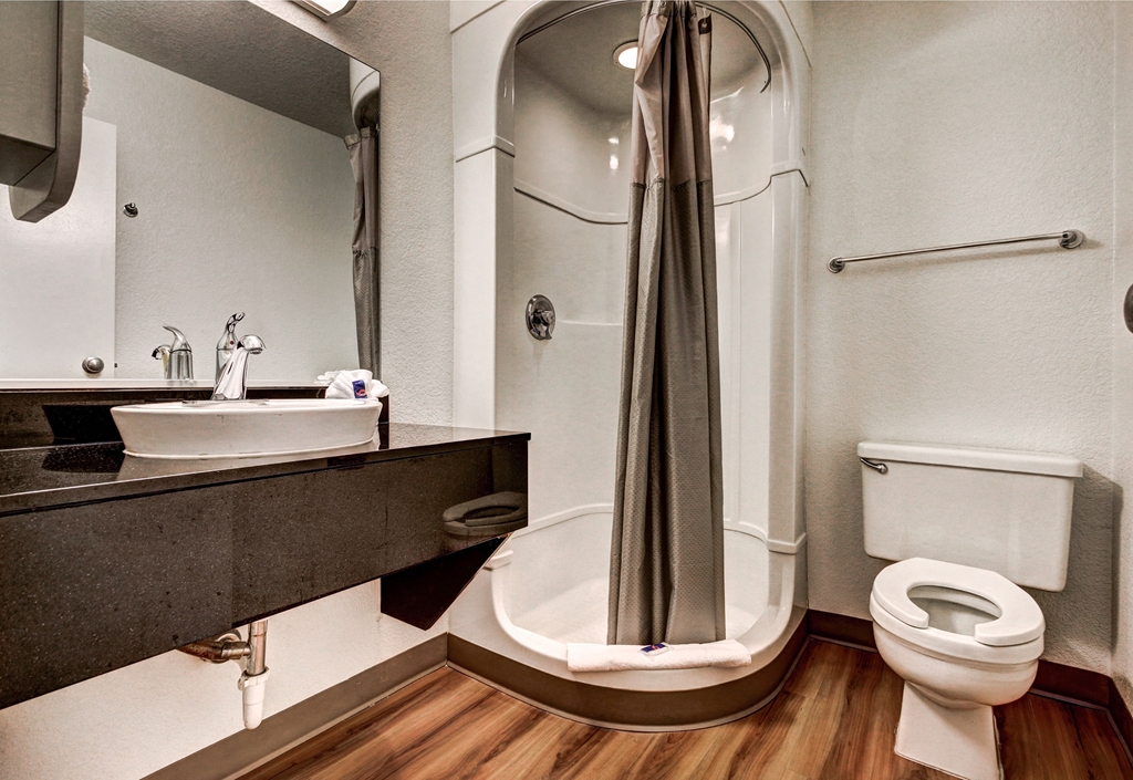 Park Inn by Radisson Wells - photo 22