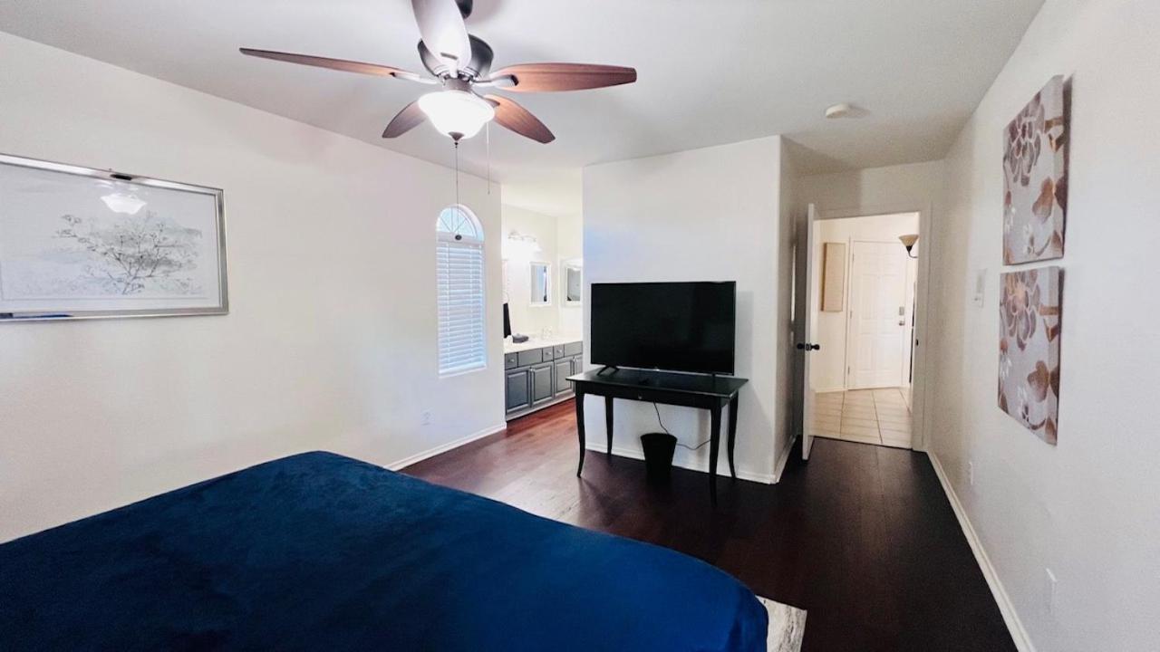 Cozy 3 Bedrooms Town home in Chandler with community pool — 4-Star Luxury Hotel in Chandler, United States