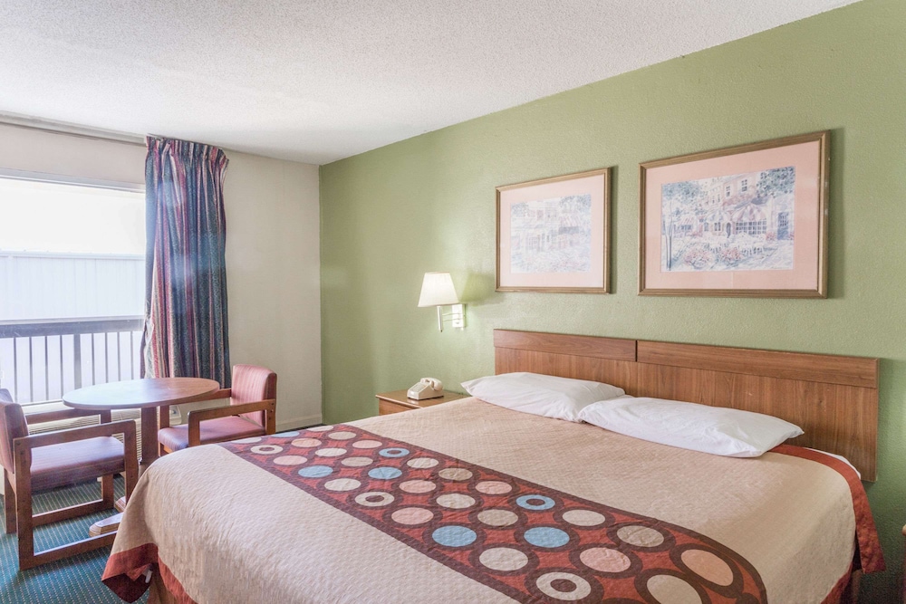 Super 8 by Wyndham Tifton - photo 23