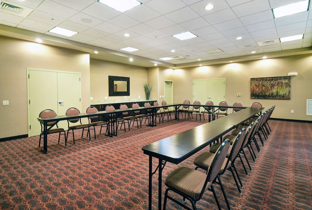 Hampton Inn Beloit - photo 34