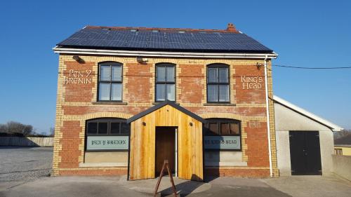 Kings Head — hotel in Llandybie