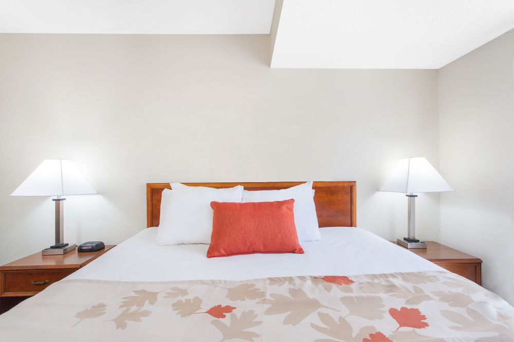 Hawthorn Suites by Wyndham Holland Toledo Area - photo 19