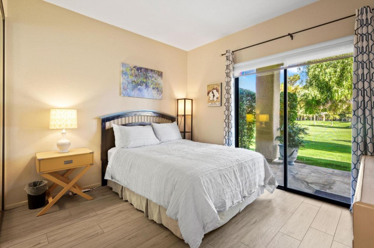Midnights at the Oasis — hotel in Cathedral City