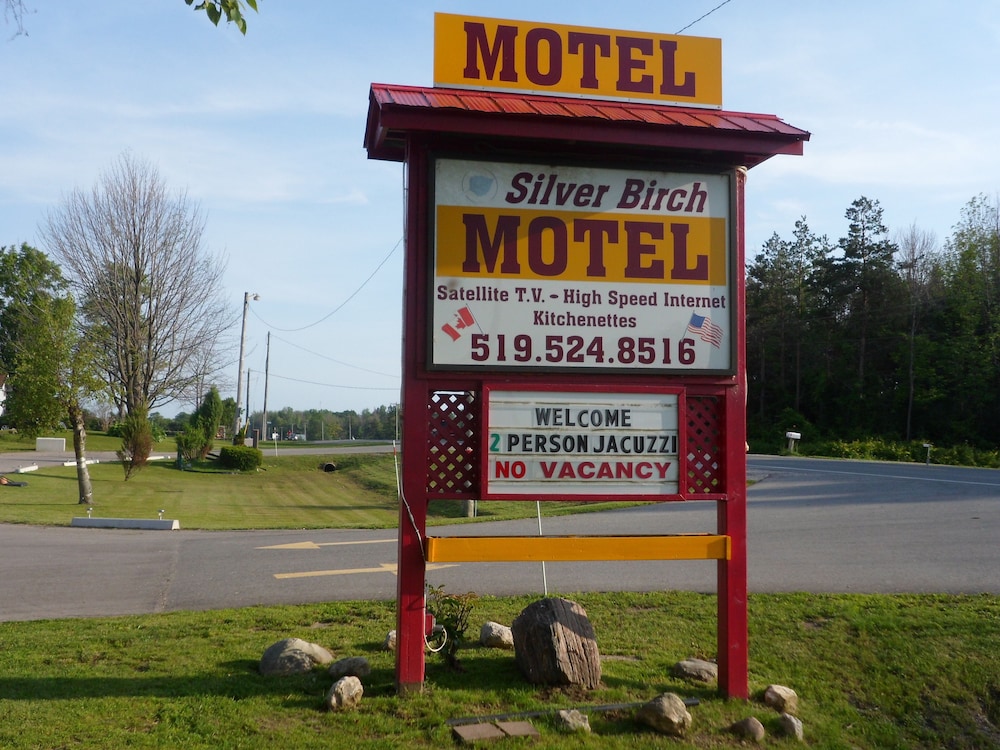 Silver Birch Motel in Goderich, Canada