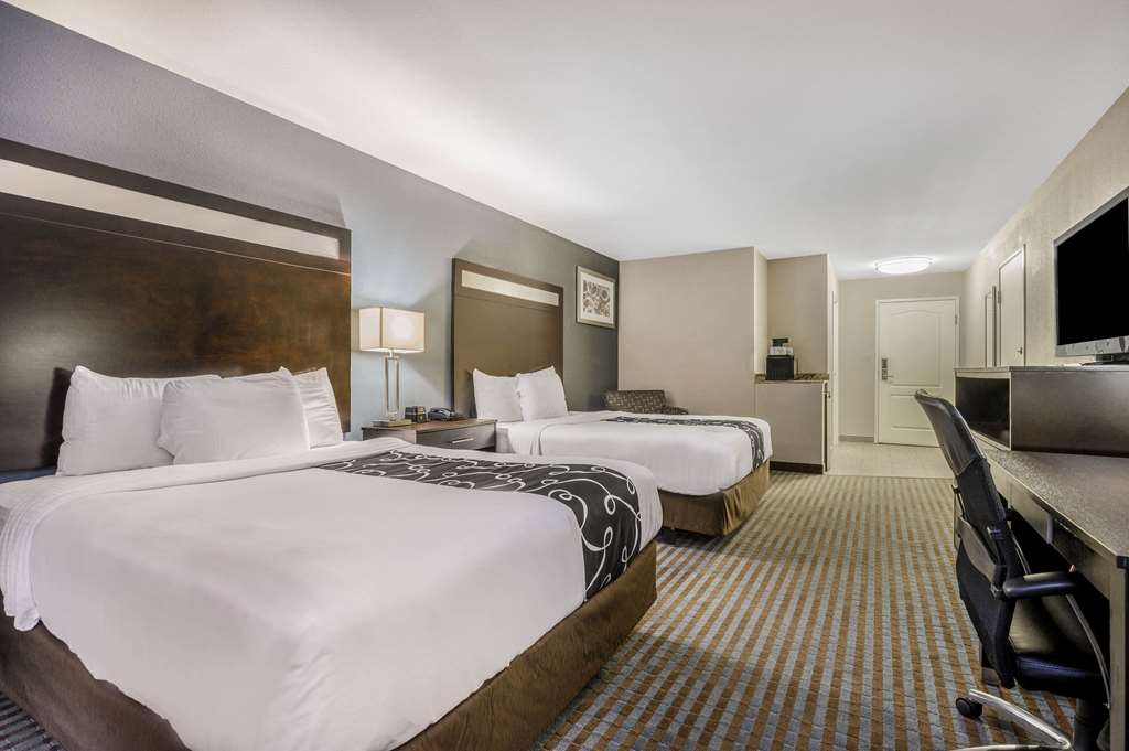 La Quinta Inn & Suites by Wyndham Glendive - photo 22