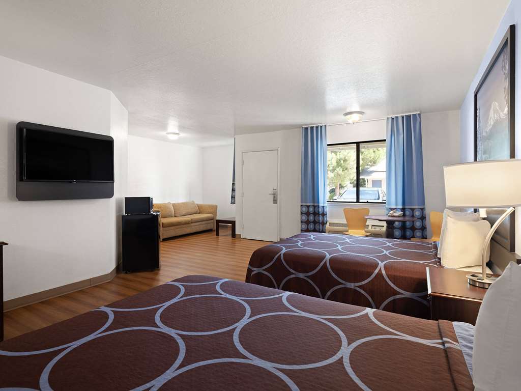Super 8 by Wyndham Dunnigan - photo 26