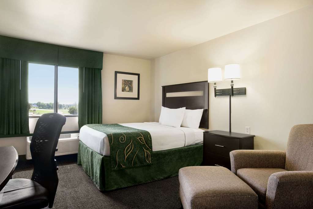 Baymont by Wyndham Glenwood - photo 7
