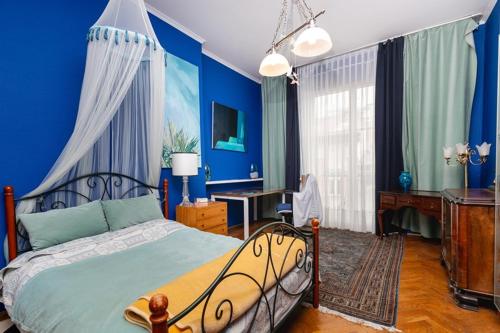 Fine Art Luxury Apartment 110 m2 3 min walk to Main Square — 4-Star Luxury Hotel in Krakow, Poland