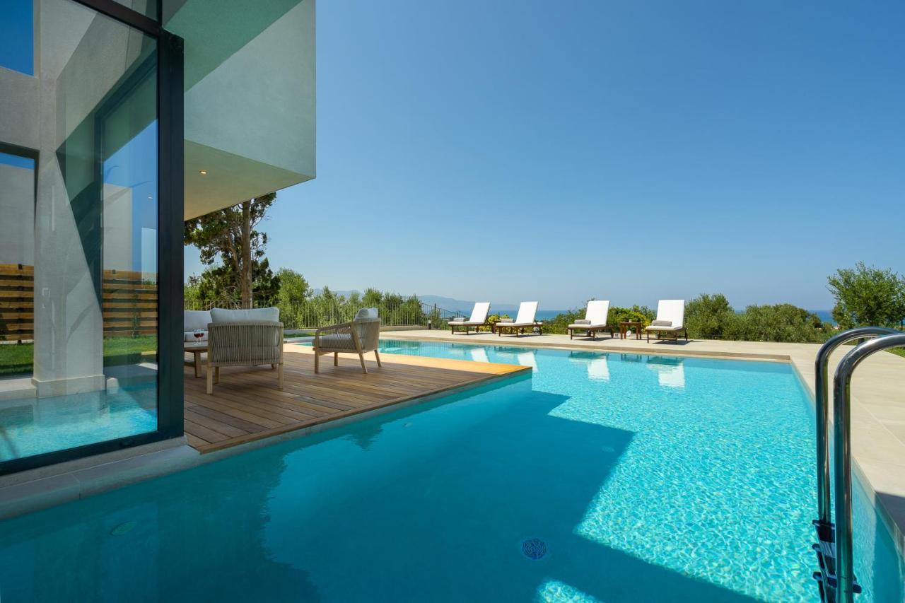Avra & Ostria Villa Pirgos Villas Heated Pool Amazing Sea View — 4-Star Luxury Hotel in Gerani, Greece
