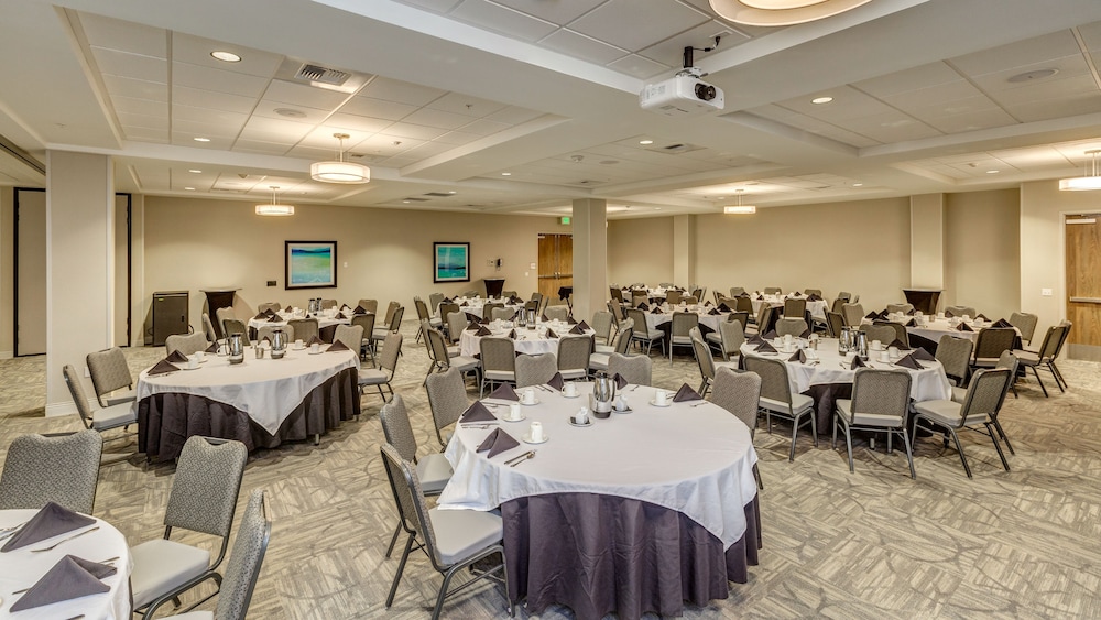 Holiday Inn & Suites Bellingham by IHG - photo 84