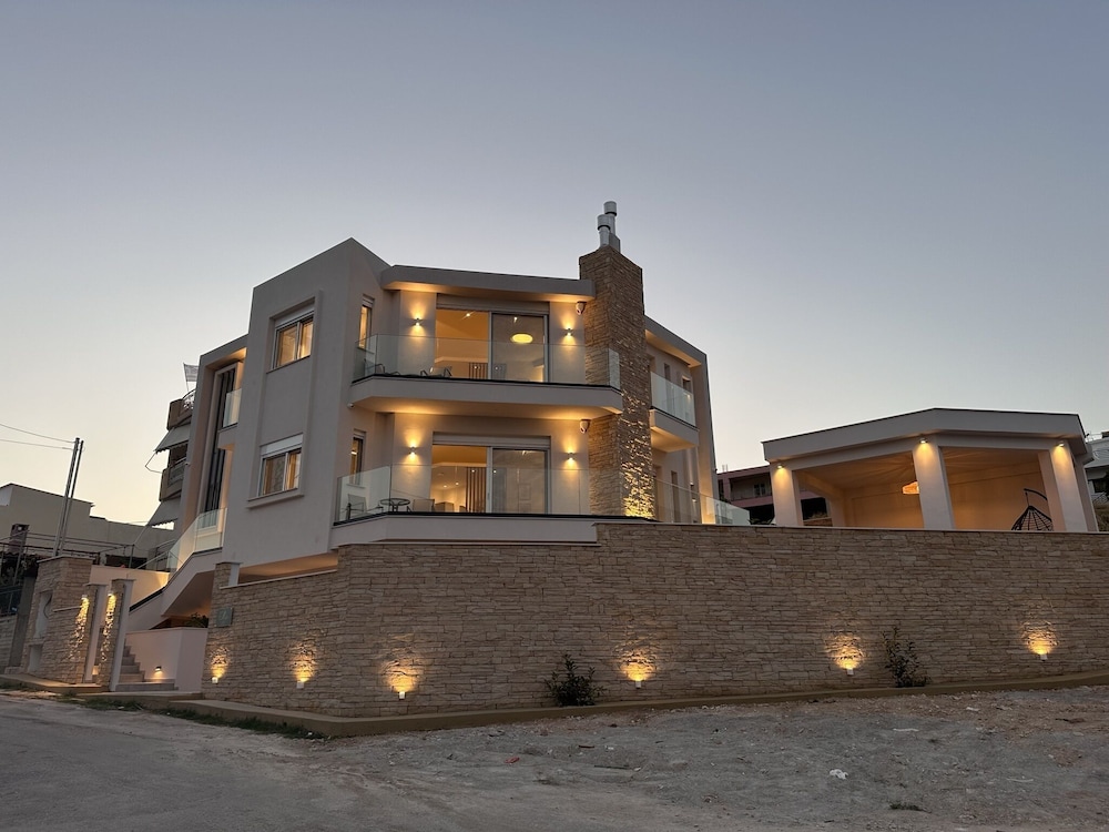 Elia luxury residence — 4-Star Luxury Hotel in Chalkida, Greece