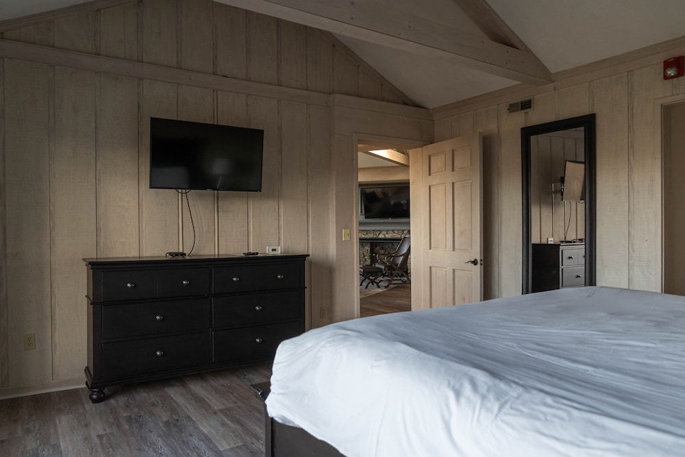 The Inn at Crestwood - photo 12