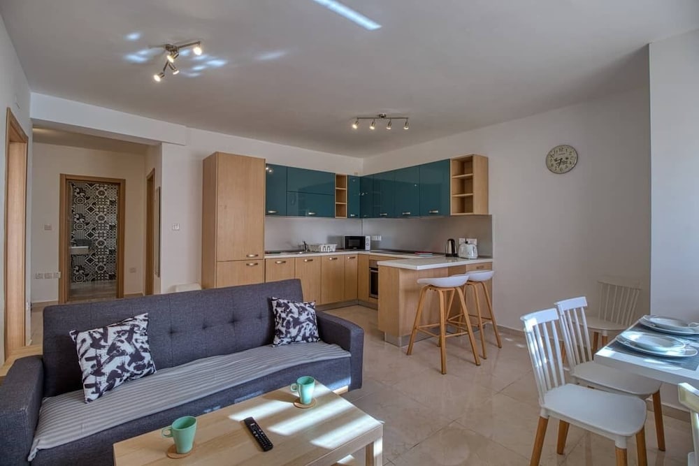 Julian's Apartments — 4-Star Luxury Hotel in Swieqi, Malta
