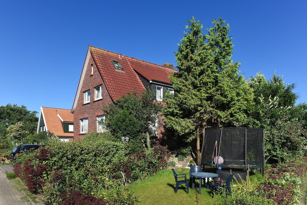 Ferienwohnungen Am Kajedeich — 4-Star Luxury Hotel in Esens, Germany