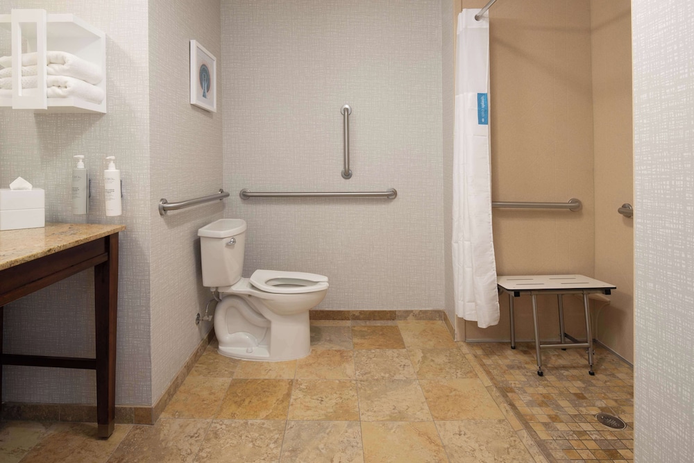 Hampton Inn & Suites Seattle Airport 28th Ave - photo 23