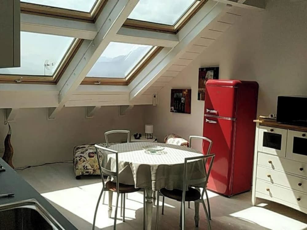 la deliziosa mansarda di Barbara — 4-Star Luxury Hotel in Trento, Italy