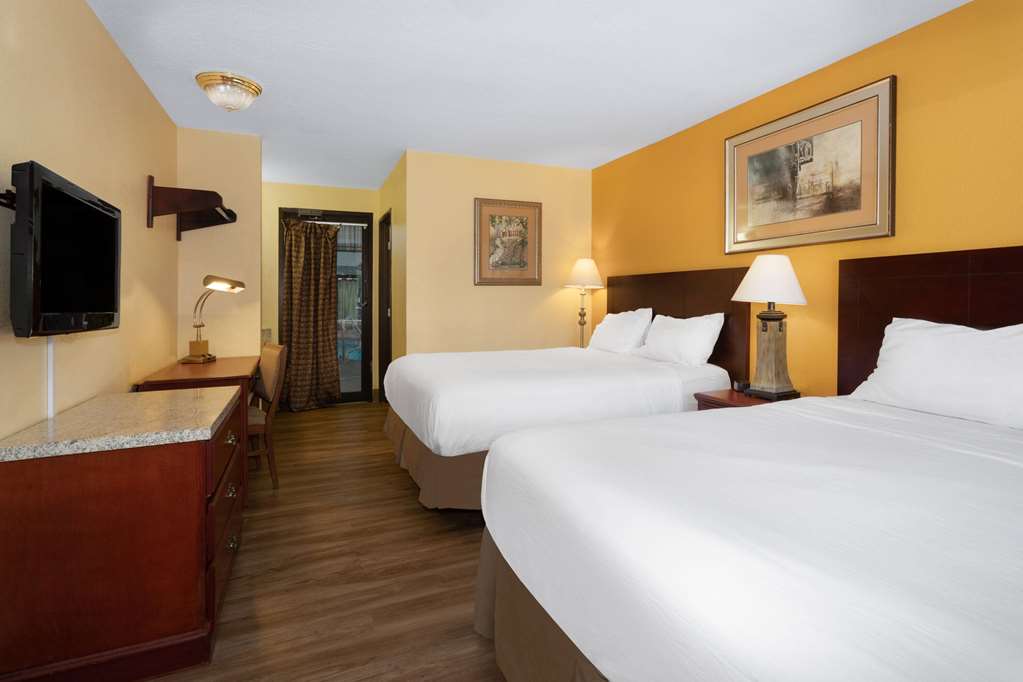 Travelodge by Wyndham Albuquerque East - photo 36
