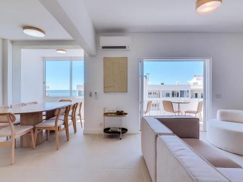 Art and Sea 2 bedroom apartment — 4-Star Luxury Hotel in Quarteira, Portugal