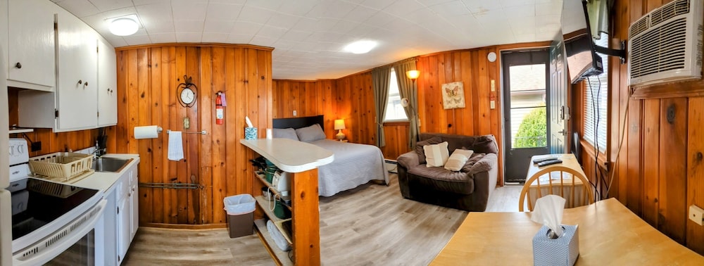 Riverside Motel - photo 22