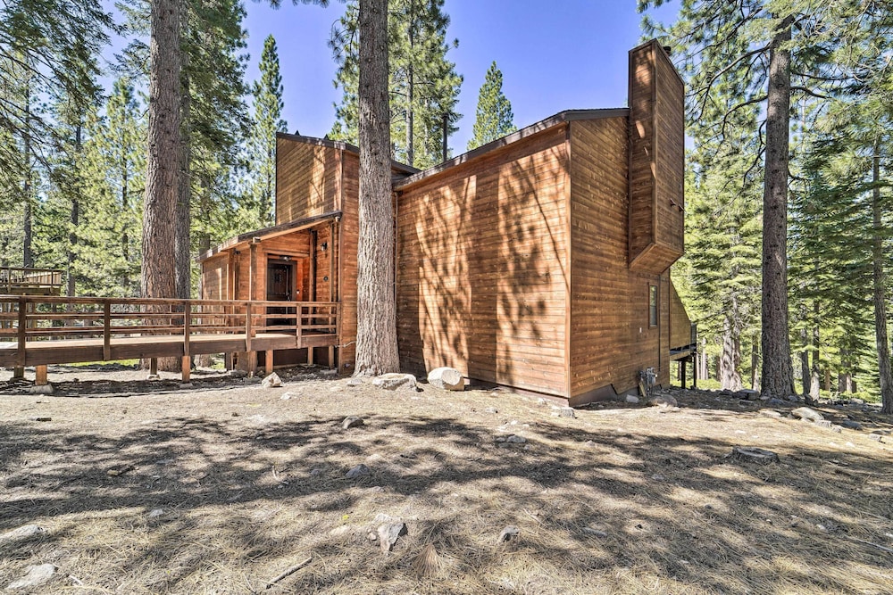 Hot Tub & Ski Shuttle: Northstar Resort House - photo 9