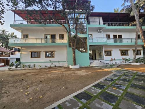 Wavelash Resort in Mumbai, India