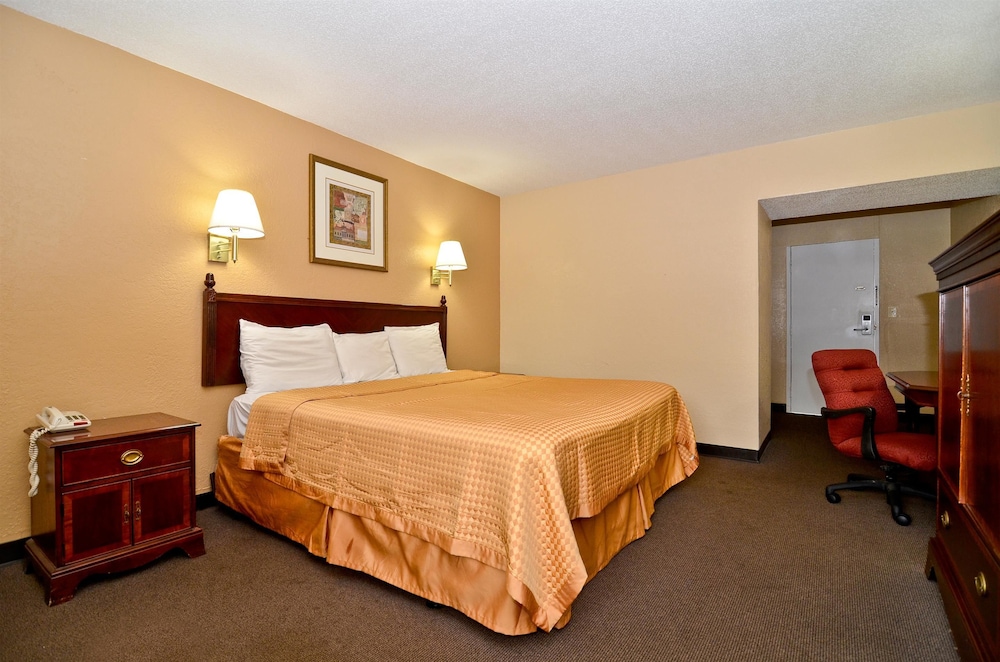Americas Best Value Inn Smithfield - photo 7