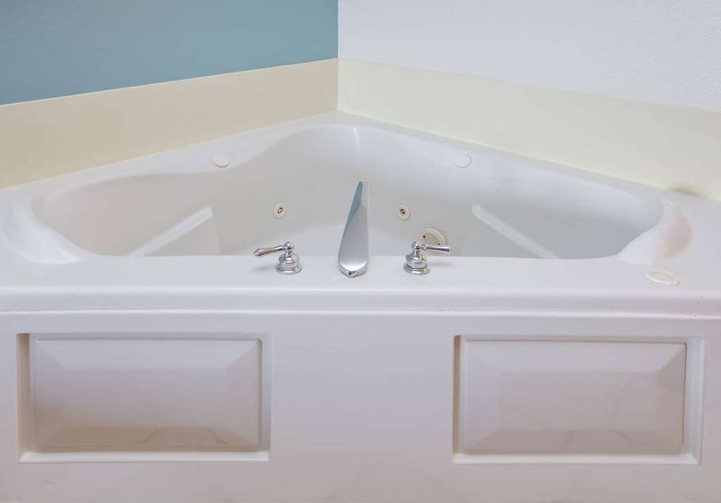 Super 8 by Wyndham Forney East Dallas - photo 22