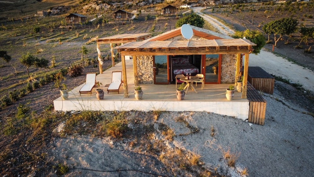 Tendù Punta Bianca Glamping Camp — 4-Star Luxury Hotel in Palma Di Montechiaro, Italy